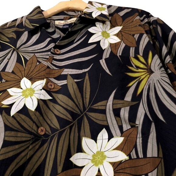 NEW Tommy Bahama 100% Silk Textured Short Sleeve Resort Button Down Green Floral - Picture 4 of 9